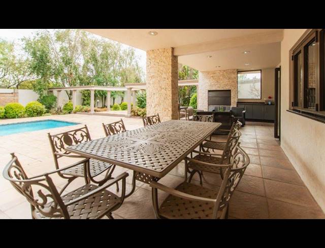 5 BEDROOM HOUSE FOR SALE IN DOWERGLEN EXT 4